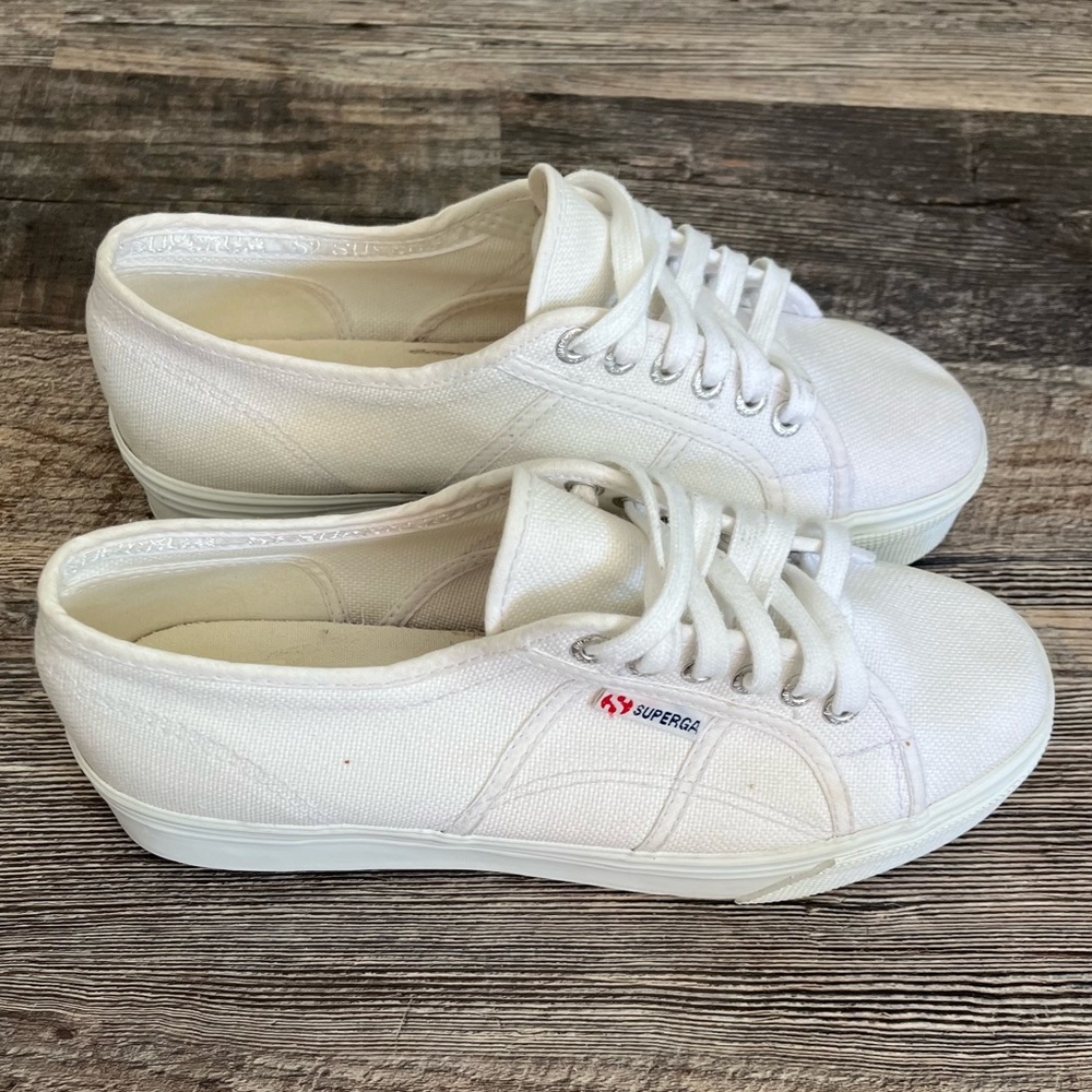 SUPERGA | Womens Size 41 | White Canvas Platform
